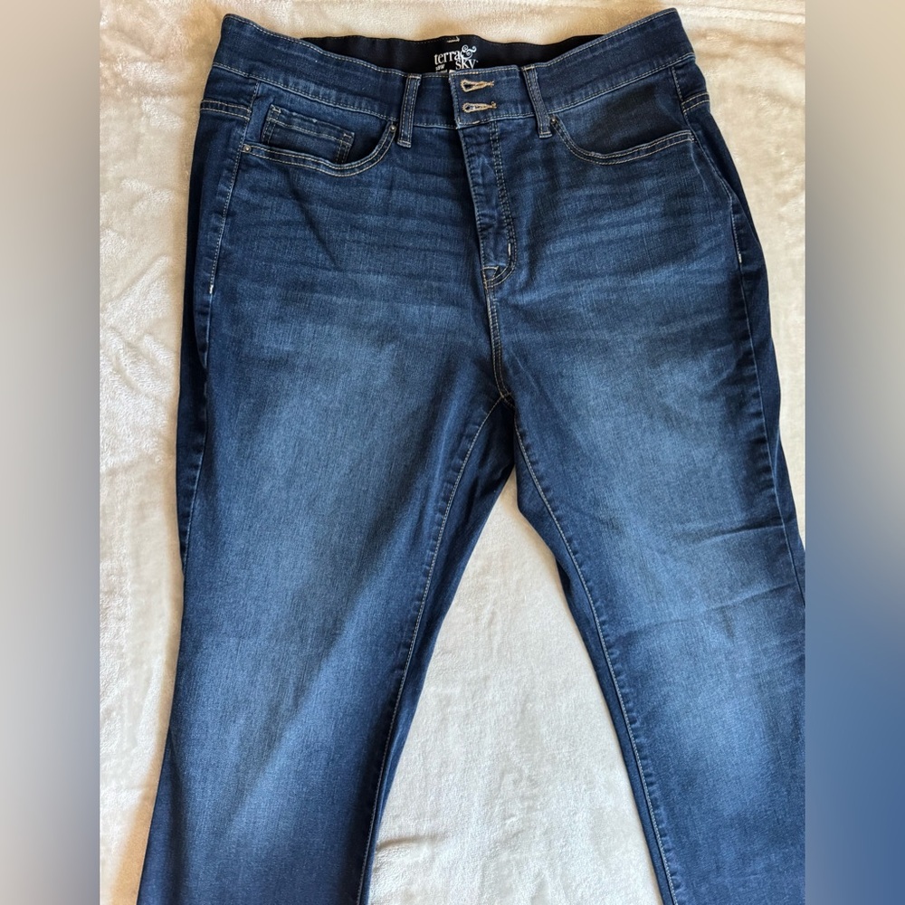 Women's Blue Jeans ( Bootcut Jeans) - Picture 2 of 12